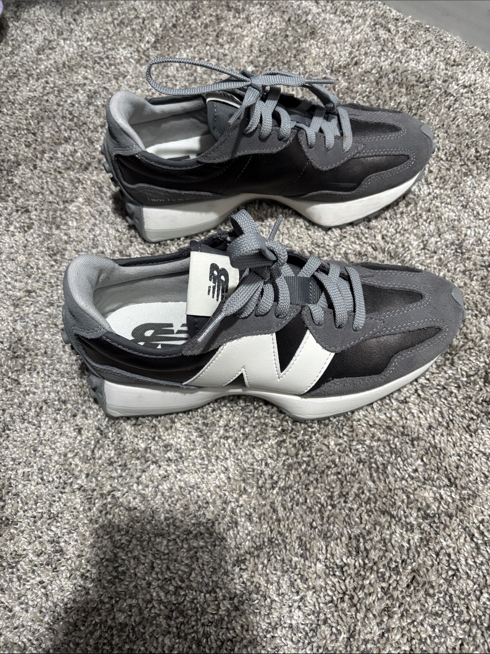 New Balance 327